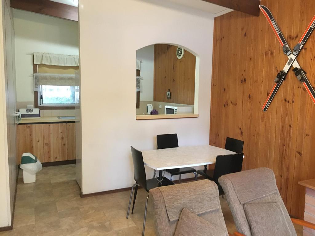Ovensview On Riverside Bright Exterior foto
